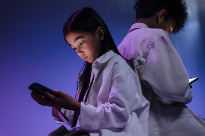 Kinder lernen mit Bling und Revolut