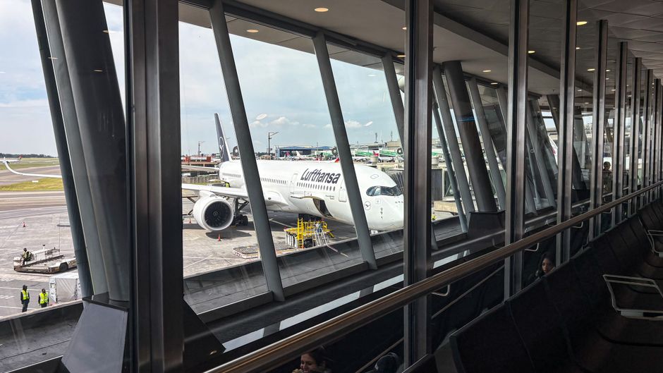 Lufthansa AirRail-Terminal am Frankfurter Flughafen