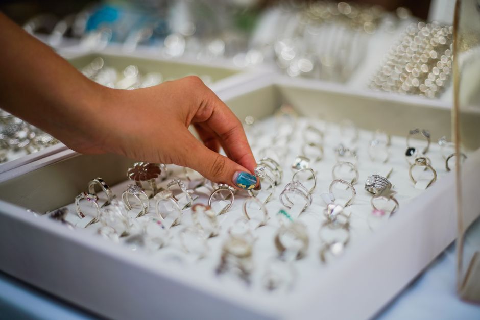 Pandora's transition to platinum jewelry