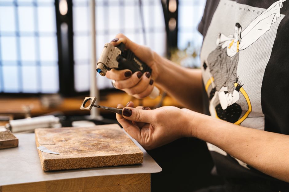 Pandora's transition to platinum jewelry