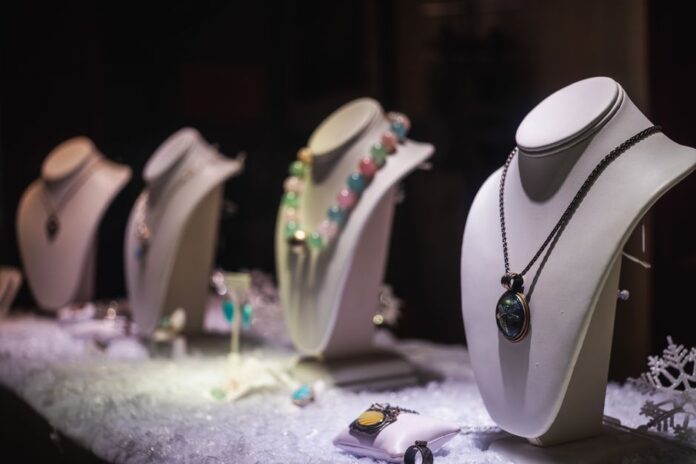 Pandora's transition to platinum jewelry