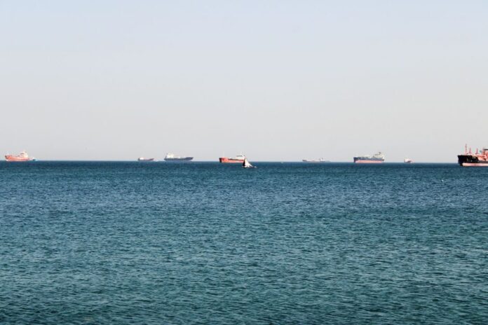 Schifffahrt in der Meerenge Bab al-Mandab