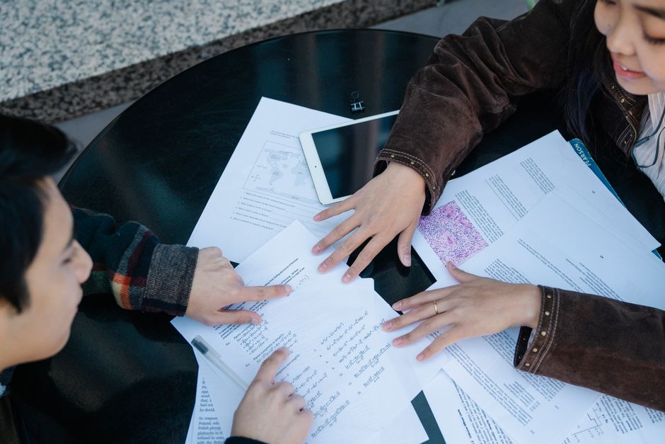 Schüler im Klassenzimmer während des Unterrichts