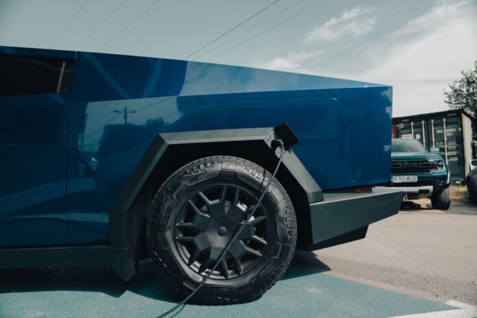 Tesla Semi: E-LKW für Europa