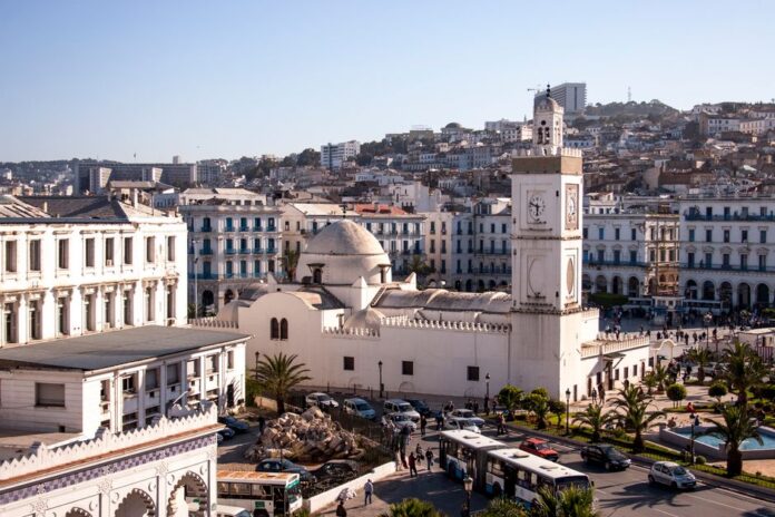 Wadephul in Algerien: Energie und Sicherheit im Fokus
