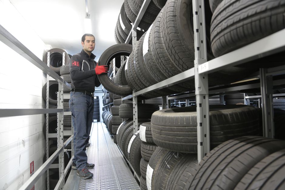 Winterreifen für Firmenwagen absetzen